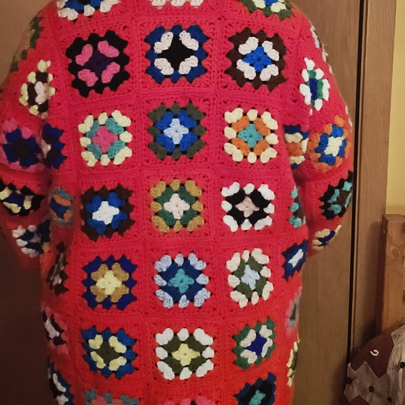 Handmade Crochet Cardigan Sweater XL Granny Square Vintage Red Multicolor - Picture 12 of 13